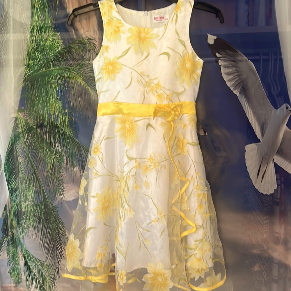 Beautiful kids dress. Floral design
